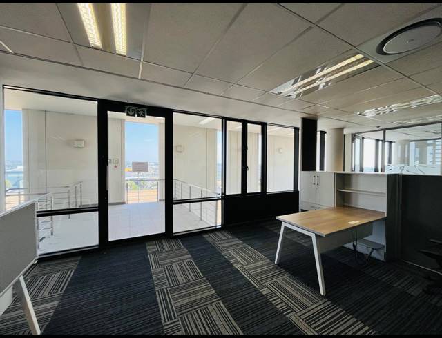 1,600M² OFFICE TO LET IN WATERFALL